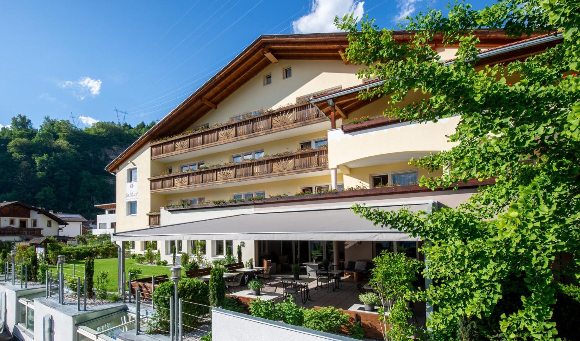 Saldur Small Active Hotel สลูแดร์โน ภายนอก รูปภาพ
