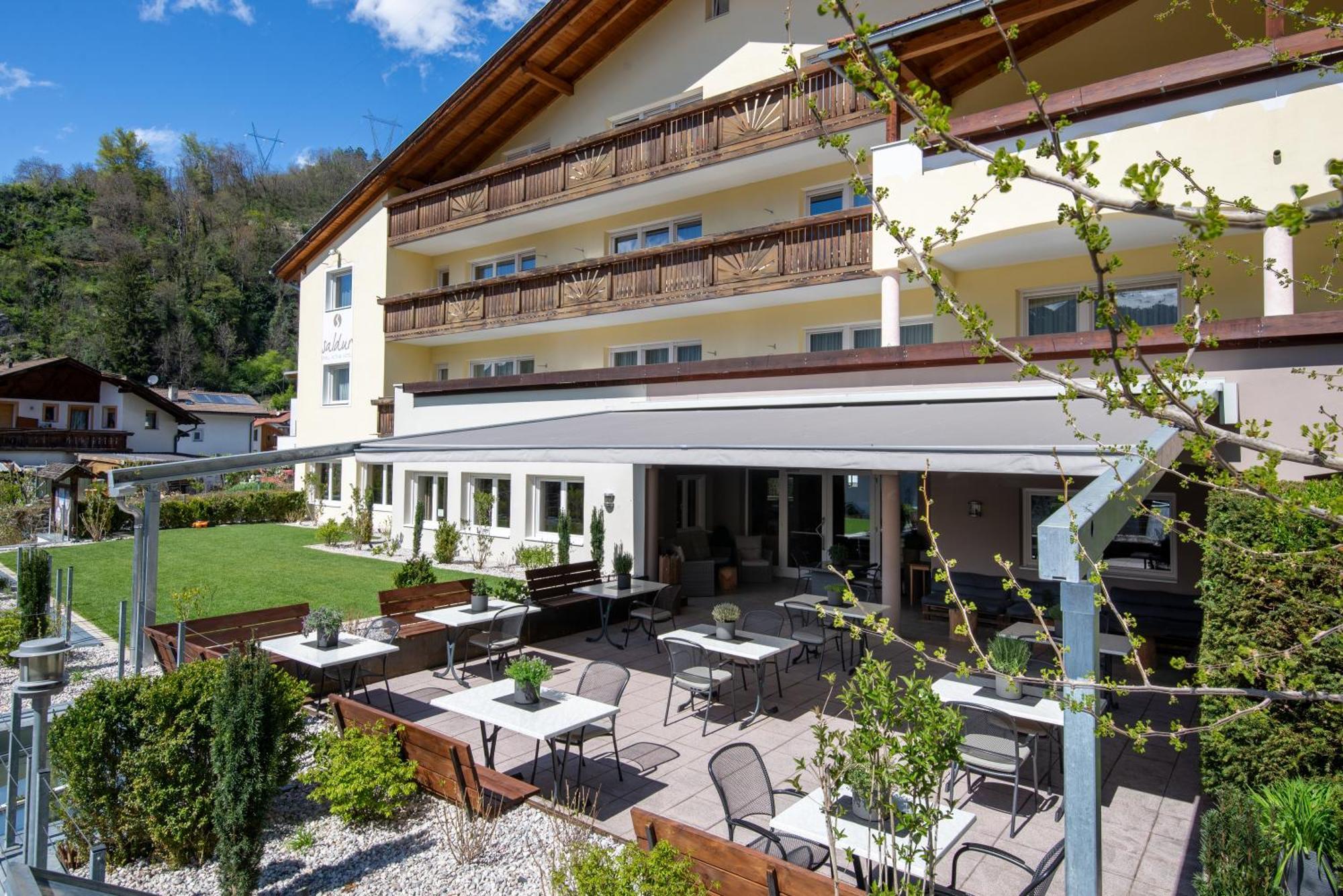 Saldur Small Active Hotel สลูแดร์โน ภายนอก รูปภาพ