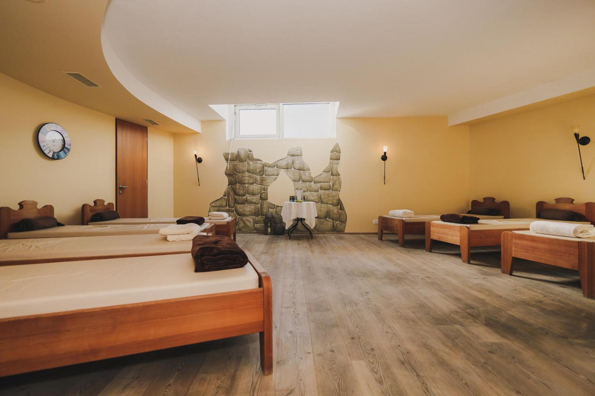 Saldur Small Active Hotel สลูแดร์โน ภายนอก รูปภาพ