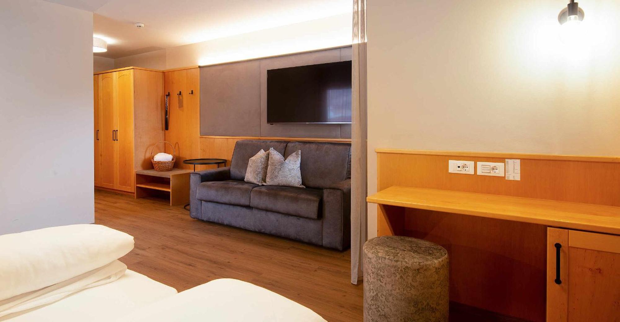Saldur Small Active Hotel สลูแดร์โน ภายนอก รูปภาพ
